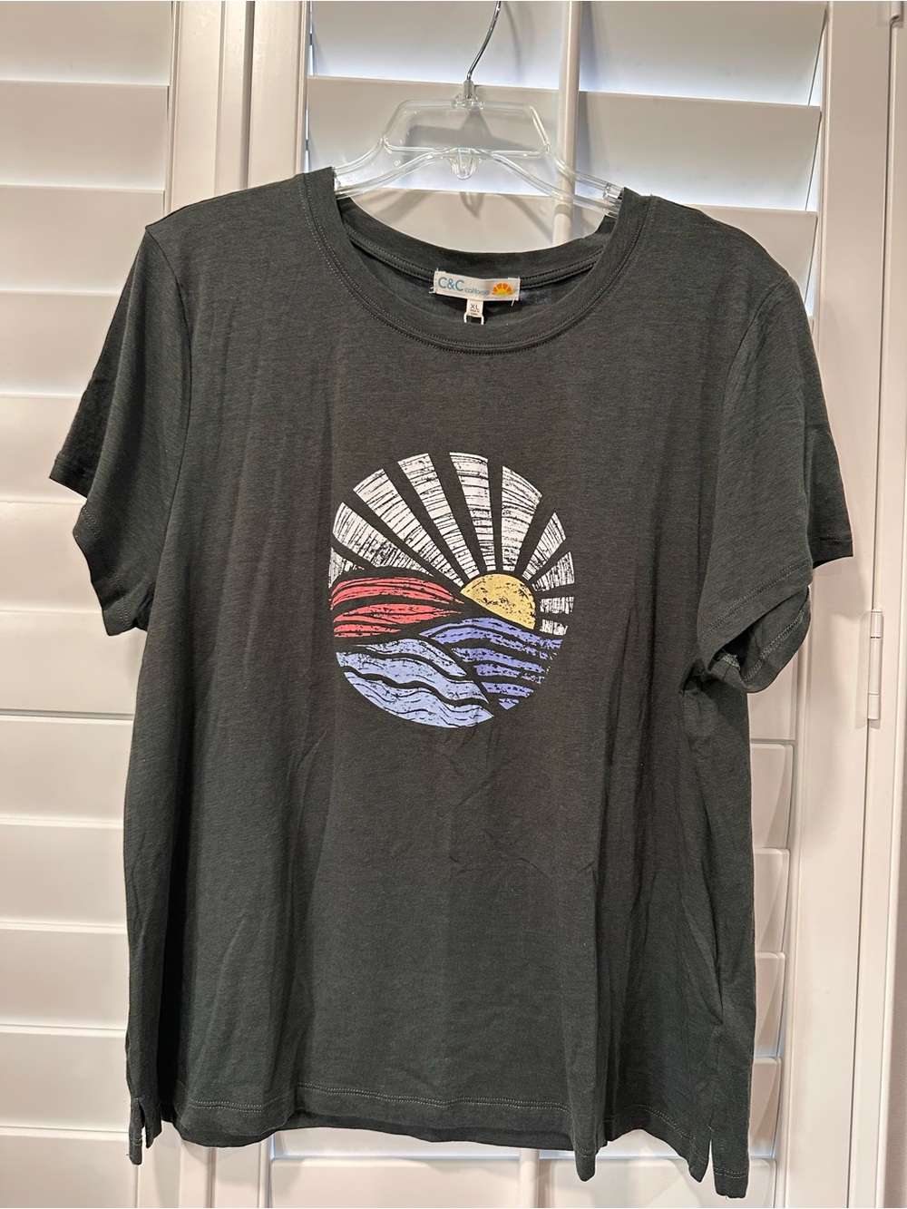 C&C California Julia Tee XL NWT Charcoal Black Graphic Sunset Crew Neck T-Shirt - Picture 1 of 12